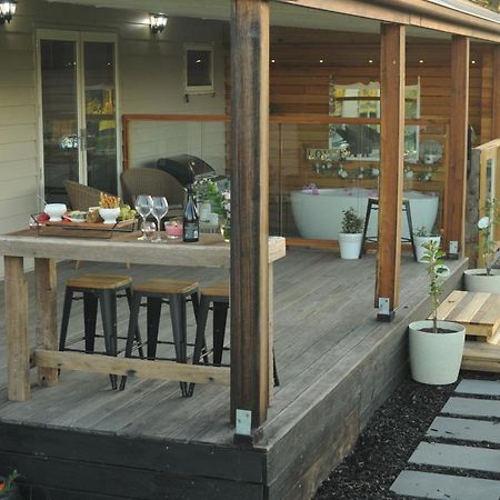 Wagtail Nest Country Retreat - Longford Vic 3851 Bed & Breakfast Sale Exterior photo