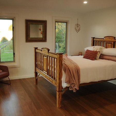 Wagtail Nest Country Retreat - Longford Vic 3851 Bed & Breakfast Sale Exterior photo